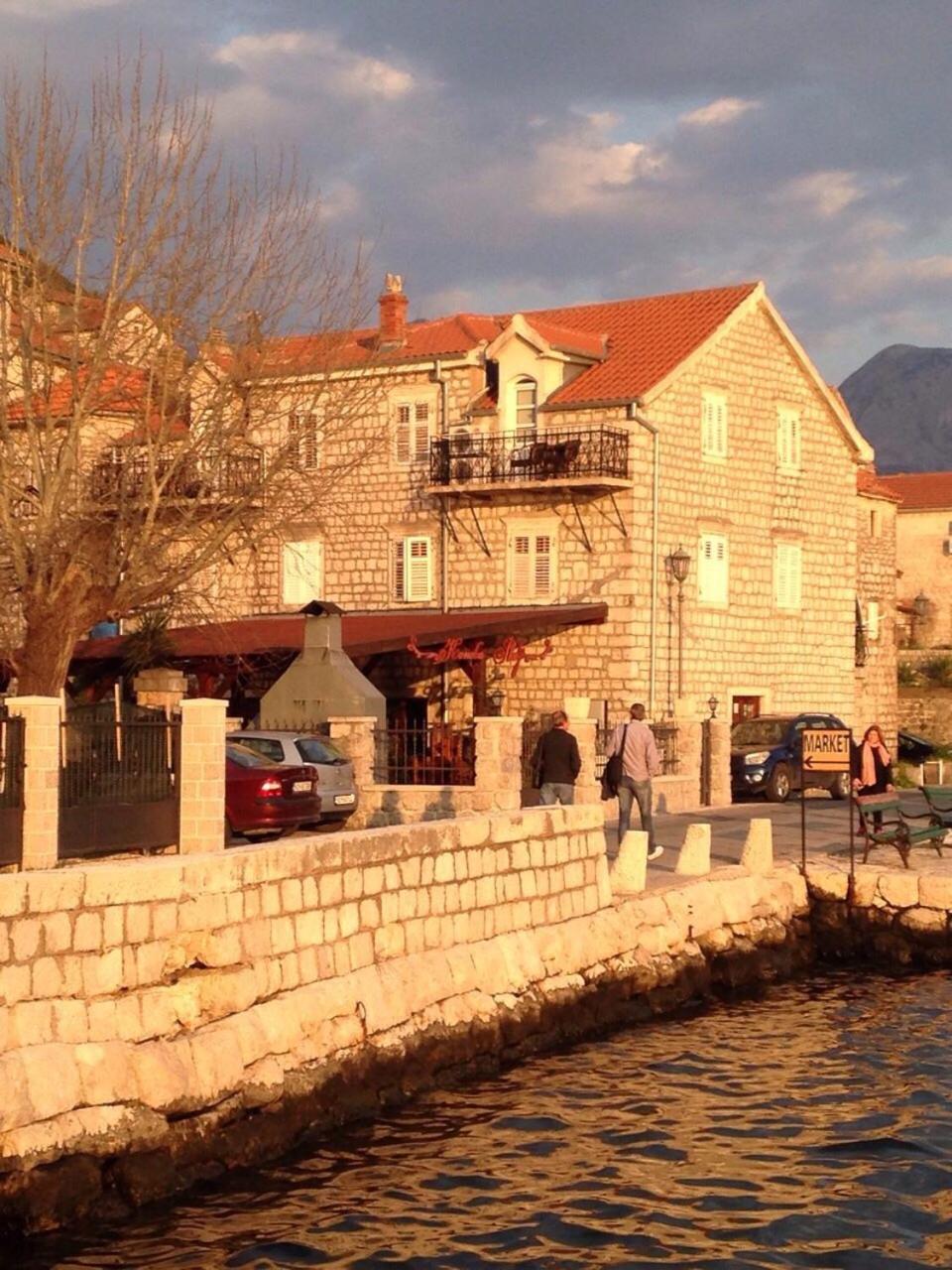 Lady Of The Rocks Apartments Perast Eksteriør billede
