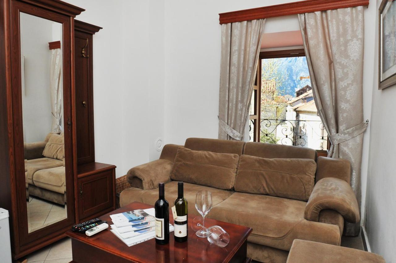 Lady Of The Rocks Apartments Perast Eksteriør billede